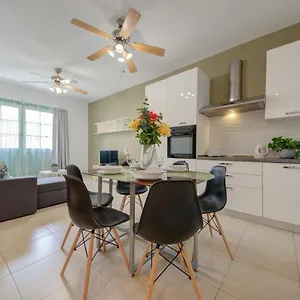 Azure Haven - And Penthouse By Shortletsmalta Gzira